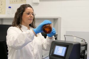 El CAT ha implementado la citometría de flujo en el análisis del agua tratada.